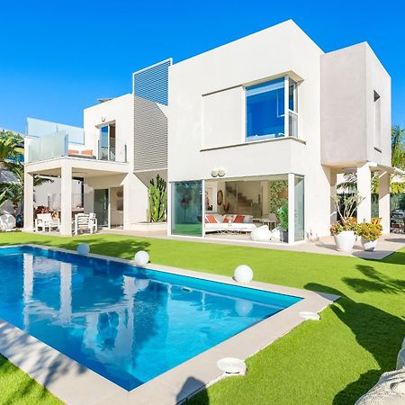 Villa Oasis Buddha Garden By Sunkeyrents Адехе Екстериор снимка