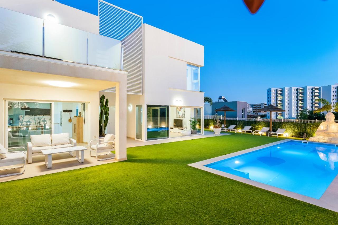 Villa Oasis Buddha Garden By Sunkeyrents Адехе Екстериор снимка