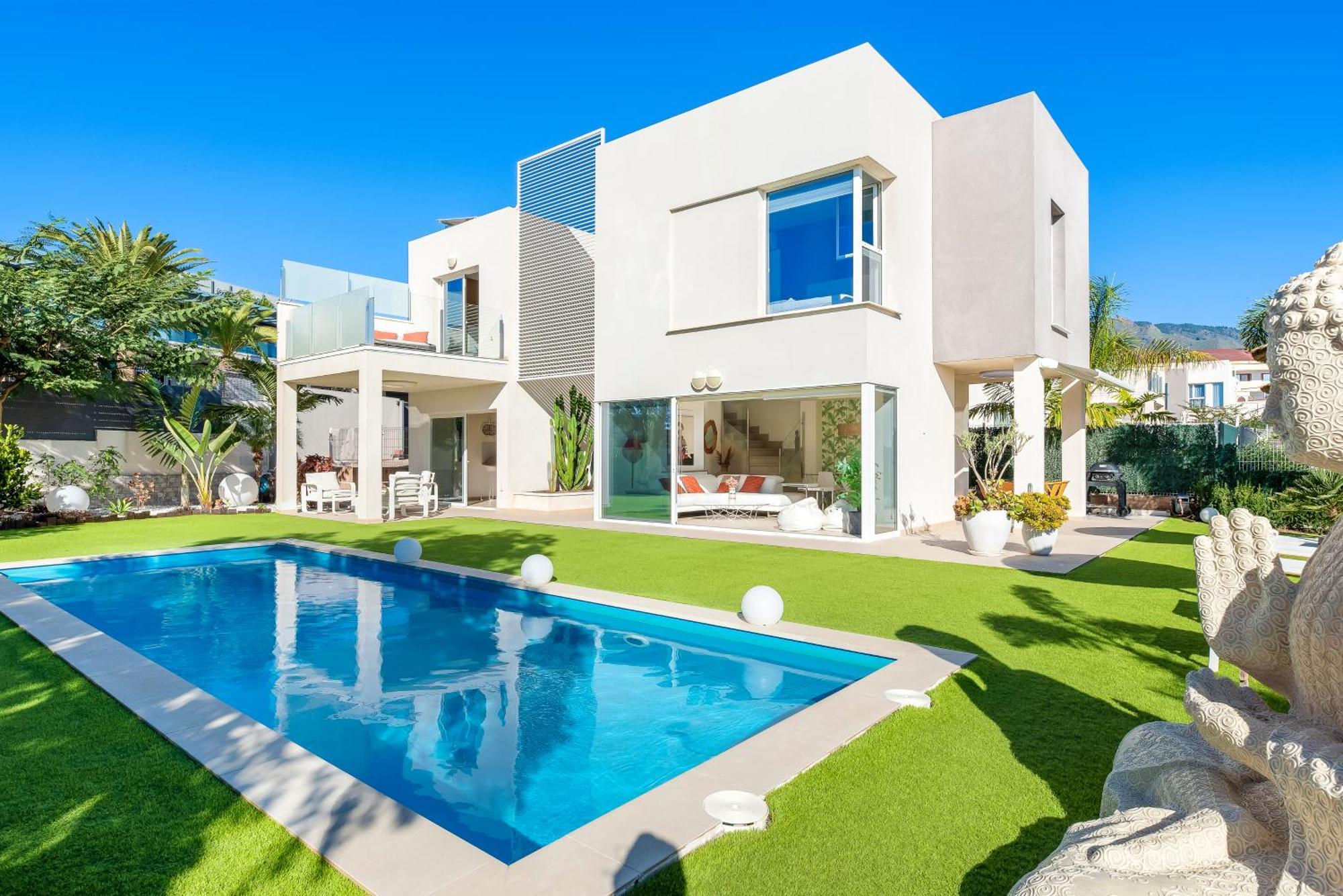 Villa Oasis Buddha Garden By Sunkeyrents Адехе Екстериор снимка