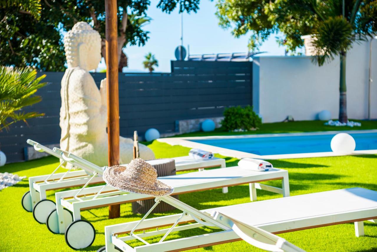 Villa Oasis Buddha Garden By Sunkeyrents Адехе Екстериор снимка