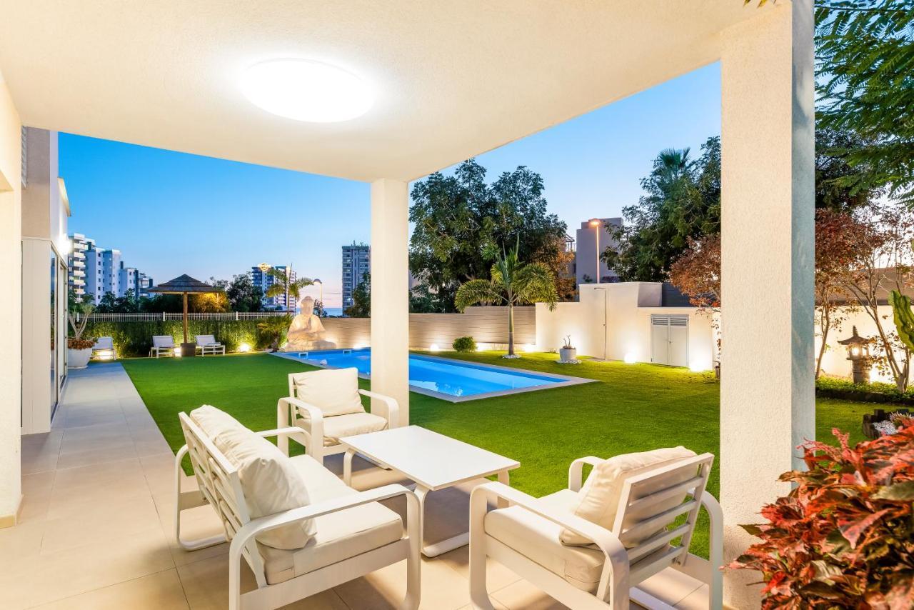 Villa Oasis Buddha Garden By Sunkeyrents Адехе Екстериор снимка
